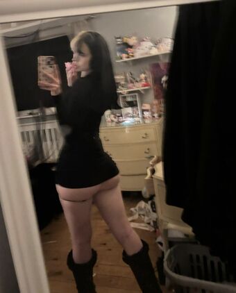 222.mollsx Nahé Úniky OnlyFans Fotka 18