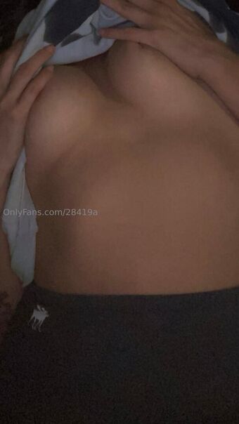28419a Nahé Úniky OnlyFans Fotka 27