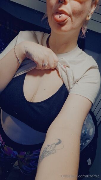 0zero2 Nahé Úniky OnlyFans Fotka 4