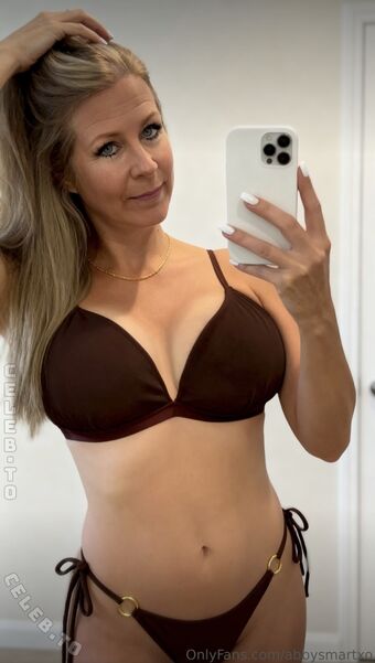 Abby Smart Nahé Úniky OnlyFans Fotka 9
