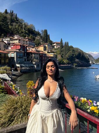 Abida Nahé Úniky OnlyFans Fotka 47