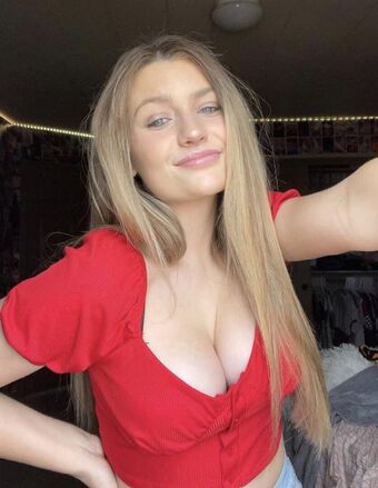 Adele Cash Nahé Úniky OnlyFans Fotka 15