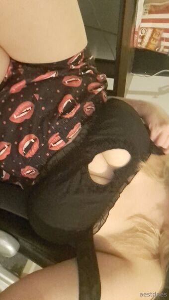 aestdoes Nahé Úniky OnlyFans Fotka 18