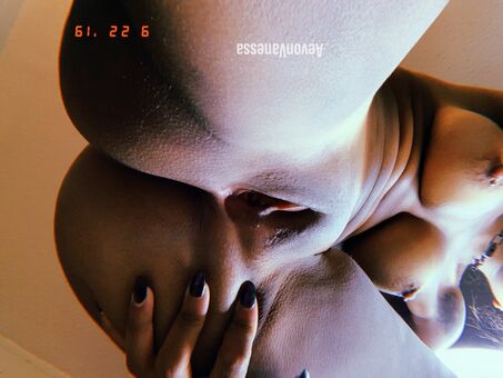 AevonVan Nahé Úniky OnlyFans Fotka 2