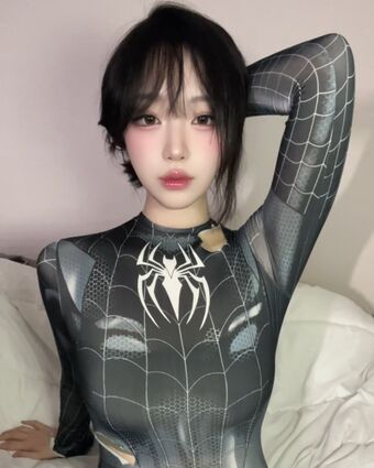 AHRI Nahé Úniky OnlyFans Fotka 6