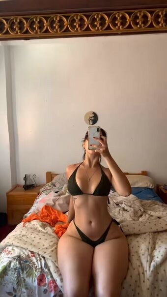 Aili Nahé Úniky OnlyFans Fotka 13