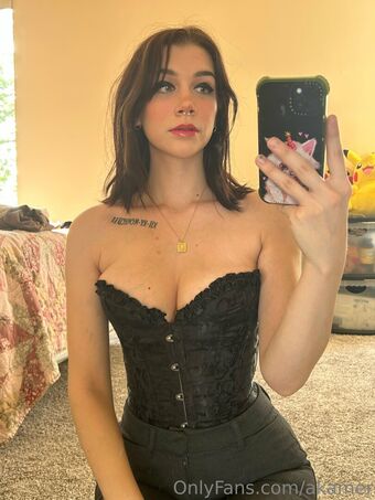 akamer Nahé Úniky OnlyFans Fotka 5