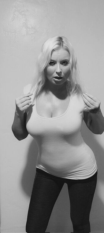 Ali Rhoades Nahé Úniky OnlyFans Fotka 24