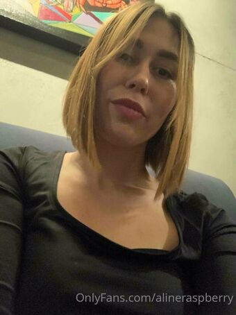 alineraspberry Nahé Úniky OnlyFans Fotka 3