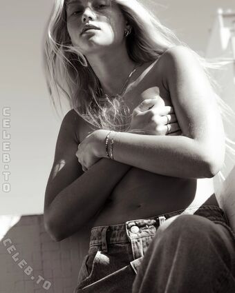 Alisa Winkler Nahé Úniky OnlyFans Fotka 23