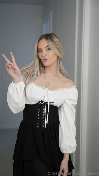 allaboutalexia Nahé Úniky OnlyFans Fotka 11