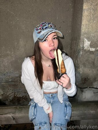 allyken Nahé Úniky OnlyFans Fotka 11