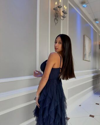 allyn Nahé Úniky OnlyFans Fotka 14