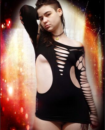 Amber Hellfire Nahé Úniky OnlyFans Fotka 6