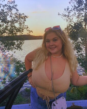 Amberly Nahé Úniky OnlyFans Fotka 8