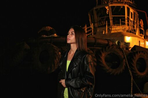 amelia_holmes