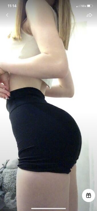 Amina Nahé Úniky OnlyFans Fotka 18