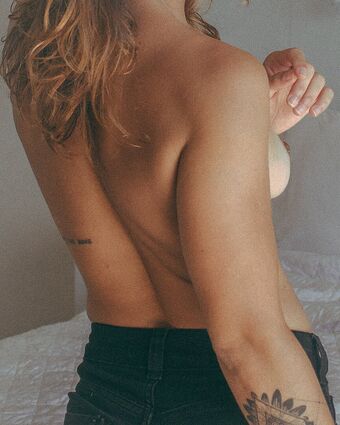 Ana E. Nahé Úniky OnlyFans Fotka 5