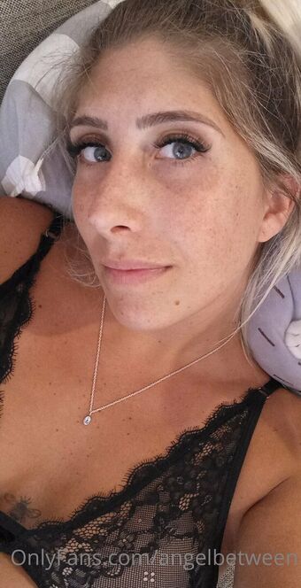 angelbetween Nahé Úniky OnlyFans Fotka 11