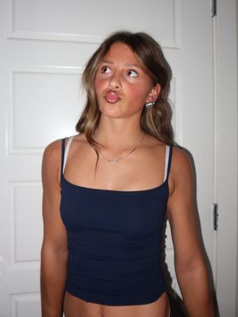 Anna Frey Nahé Úniky OnlyFans Fotka 3