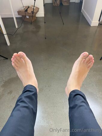 anthvny Nahé Úniky OnlyFans Fotka 2
