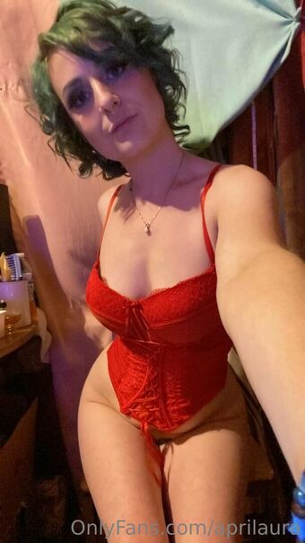 aprilaura Nahé Úniky OnlyFans Fotka 18