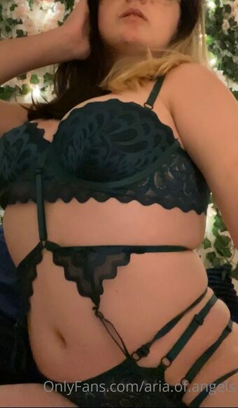 ariamath Nahé Úniky OnlyFans Fotka 5