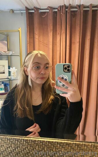 ariberry Nahé Úniky OnlyFans Fotka 1