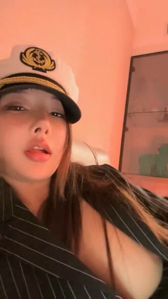 唐泽雪 Arion 龙婆 Nahé Úniky OnlyFans Fotka 13