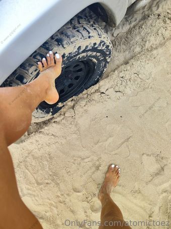 atomictoez Nahé Úniky OnlyFans Fotka 3