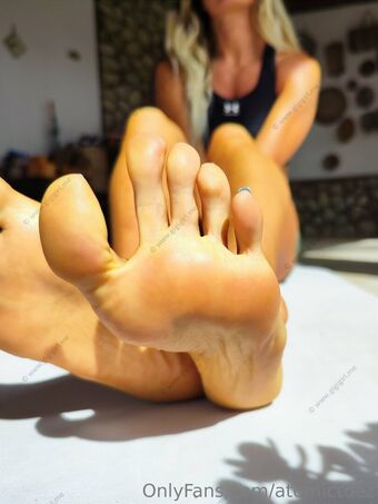 atomictoez Nahé Úniky OnlyFans Fotka 36