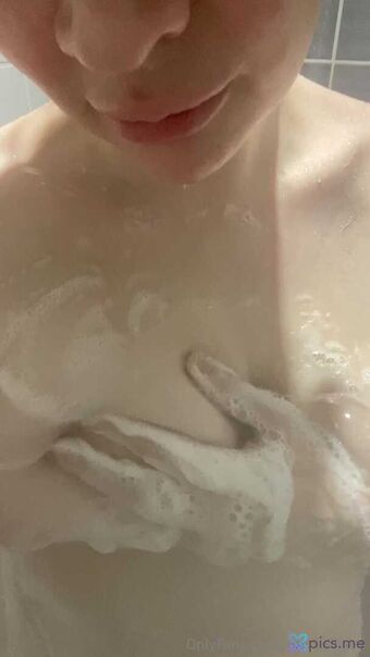 Avery Edison Nahé Úniky OnlyFans Fotka 5