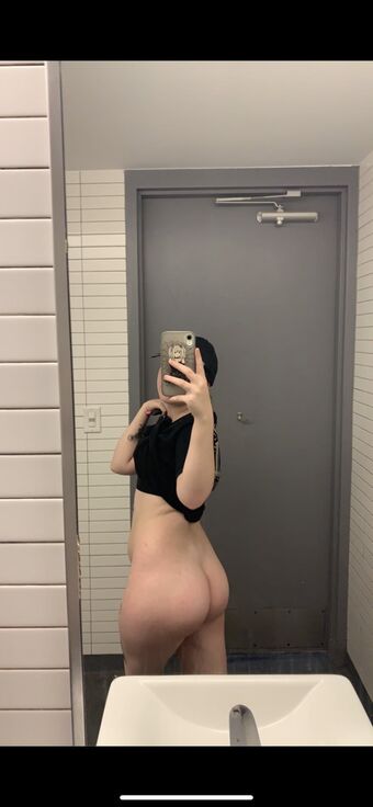 axttie_ Nahé Úniky OnlyFans Fotka 30