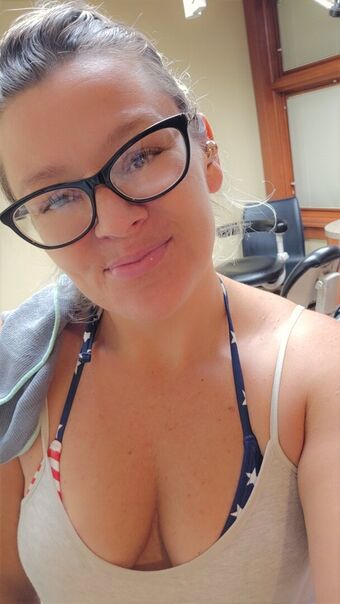 Basedmama Nahé Úniky OnlyFans Fotka 8
