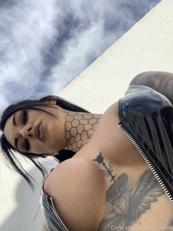 Bee Phillips Nahé Úniky OnlyFans Fotka 11