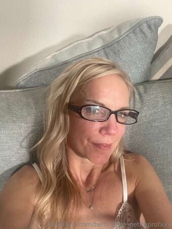 Bella Bare Nahé Úniky OnlyFans Fotka 15