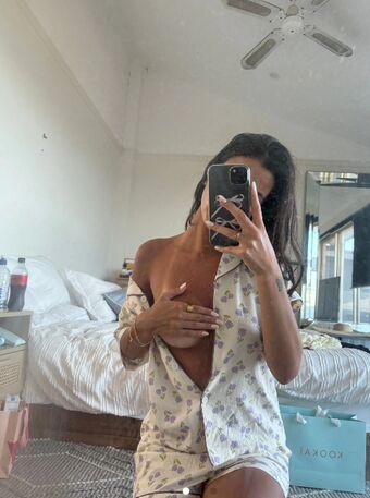 Bella Salerno Nahé Úniky OnlyFans Fotka 17