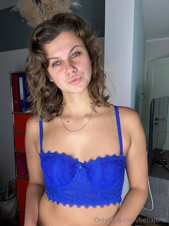 bellajone Nahé Úniky OnlyFans Fotka 7