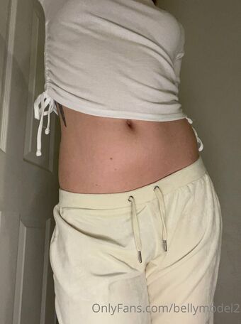 bellymodel2 Nahé Úniky OnlyFans Fotka 18