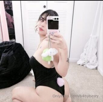 BerryBum Nahé Úniky OnlyFans Fotka 13