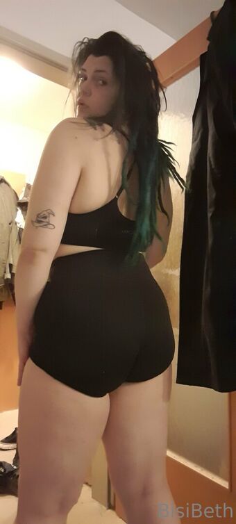 bisibeth Nahé Úniky OnlyFans Fotka 32