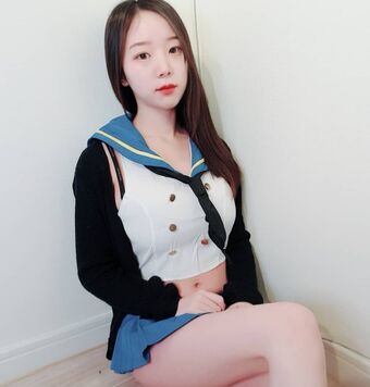 BJ Apple 사과 Nahé Úniky OnlyFans Fotka 11