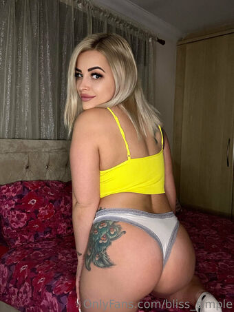 bliss_simple Nahé Úniky OnlyFans Fotka 27