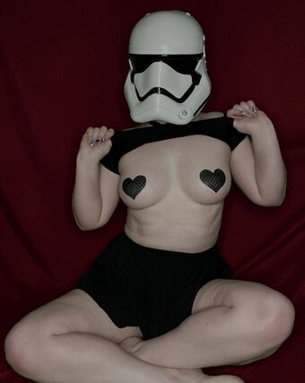 Blushingtrooper Nahé Úniky OnlyFans Fotka 16