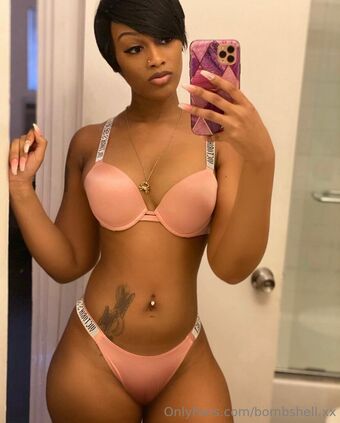 bombshell.xx Nahé Úniky OnlyFans Fotka 12