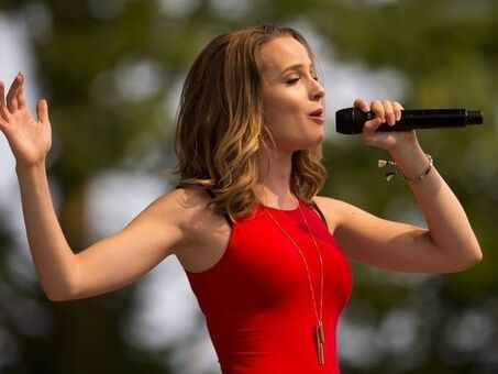 Bridgit Mendler