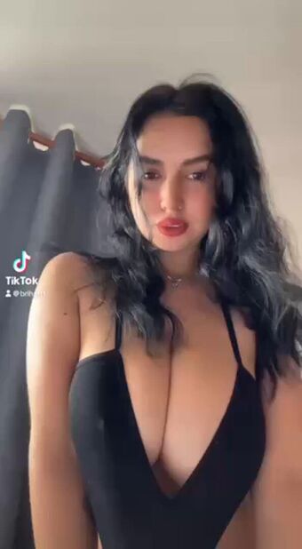 Brihattt Nahé Úniky OnlyFans Fotka 9