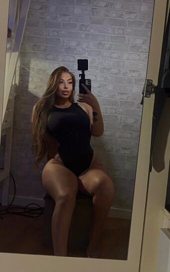 Bubbu._ Nahé Úniky OnlyFans Fotka 3