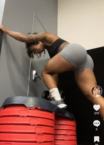 Buffvaya Nahé Úniky OnlyFans Fotka 3