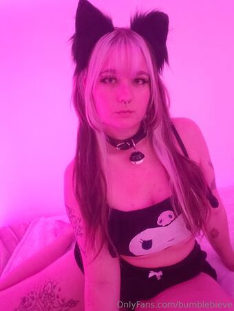 bumblebieve Nahé Úniky OnlyFans Fotka 21